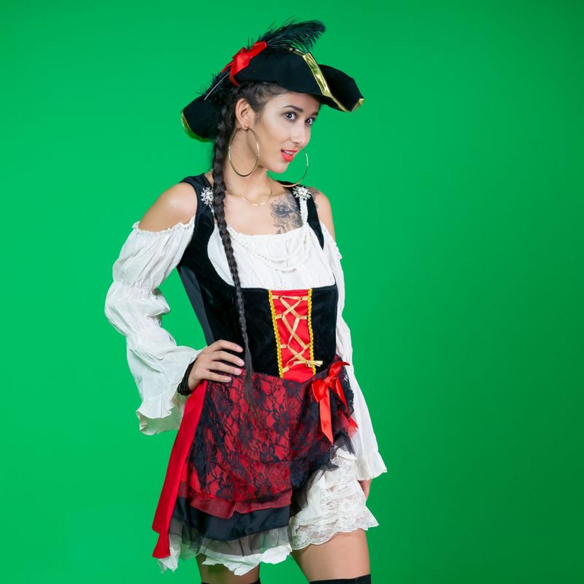 Naughty Pirates of the Caribbean VR Porn Video